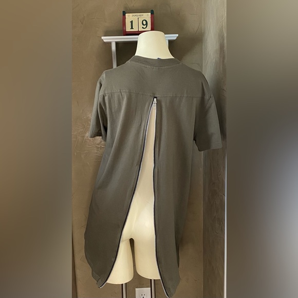 H&M Men’s T-shirt with a Asymmetric Zipper Shirt khaki green size S - Picture 10 of 12